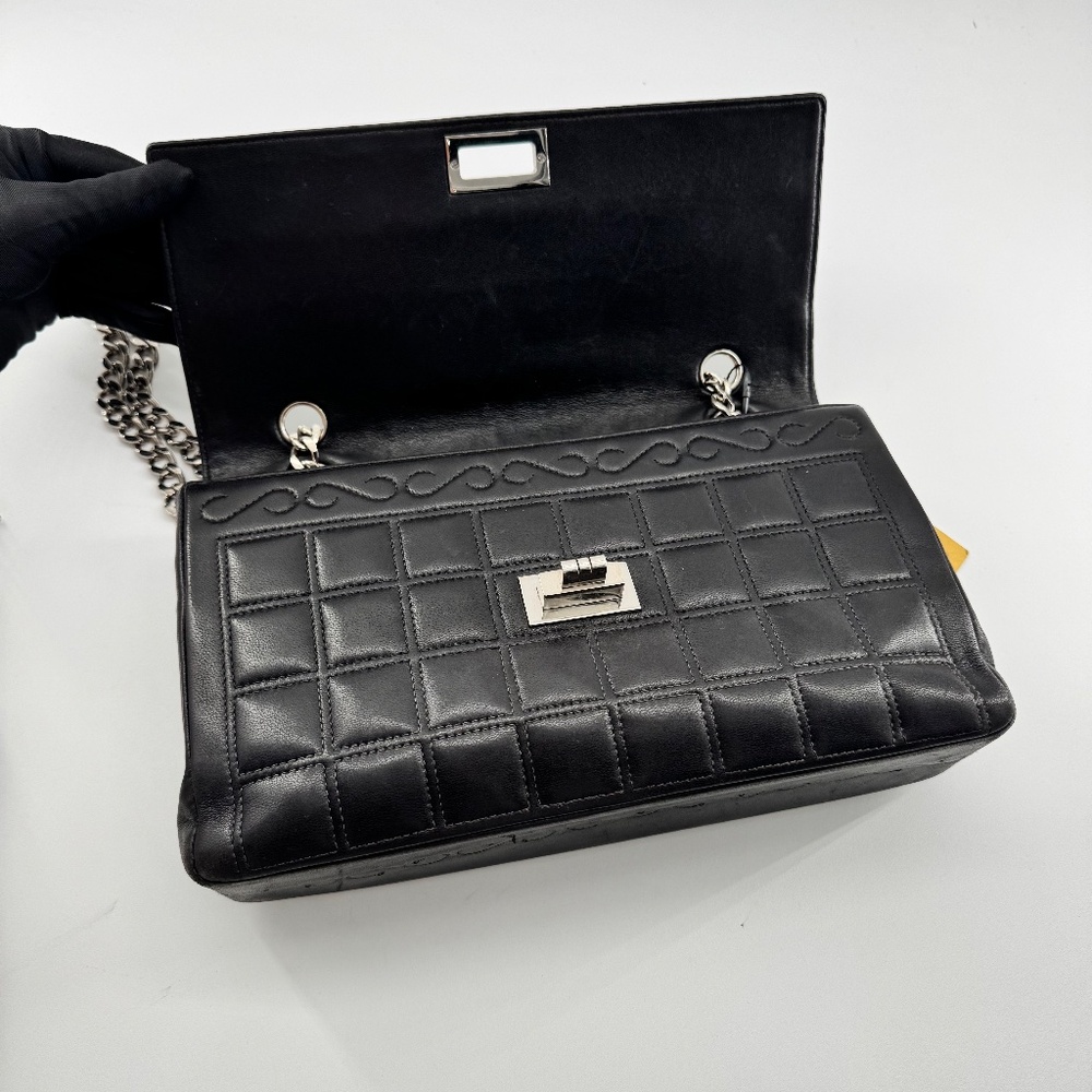 Chanel 2.55 - Picture 11 of 16